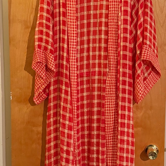 Natori Red Checkered Robe - Picture 2 of 4